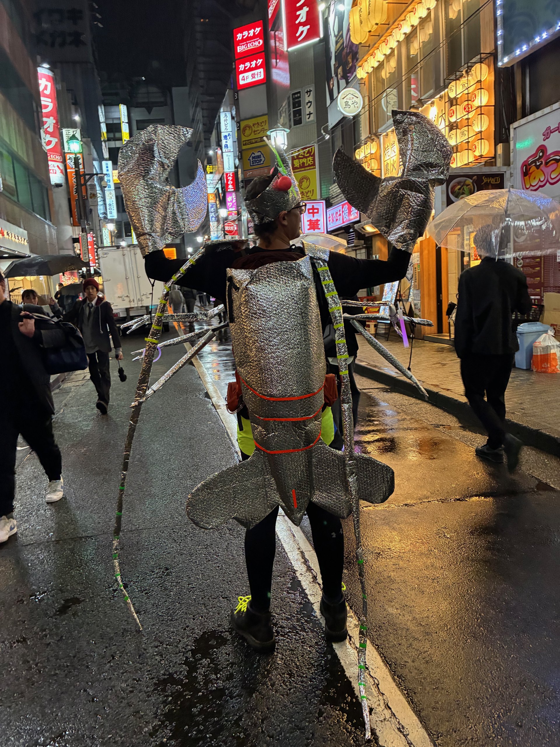 Rave Lobster Takes Tokyo
